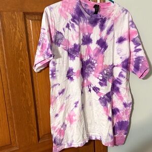 Gildan Pink and Purple Tie-Dye Short Sleeve Tee large